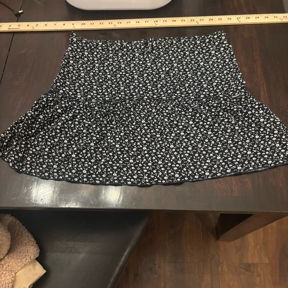 Brandy Melville Black and White Floral Mini Skirt